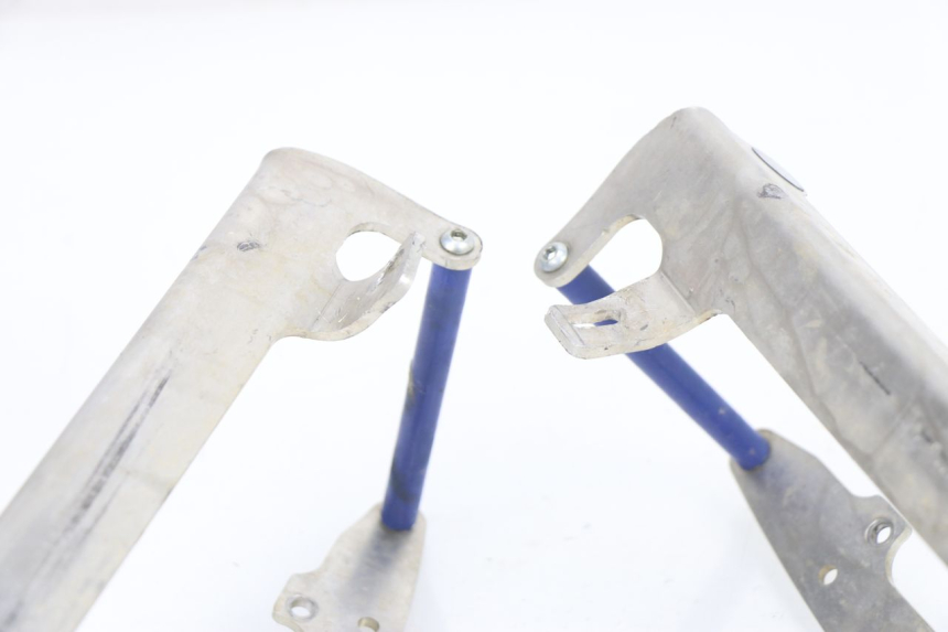 photo de TAMPA LATERAL DO CHASSI YAMAHA YZF YZ-F 450 (2006 - 2009) - Zoom do estado de desgaste