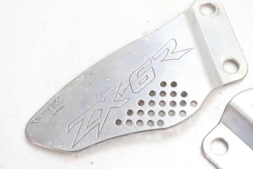 photo de TAMPA LATERAL DO CHASSI KAWASAKI ZX-6R ZX6R 600 (2000 - 2002) - Zoom do estado de desgaste