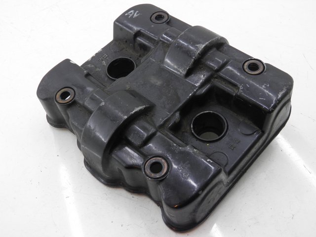 photo de TAMPA DO BALANCIM DIANTEIRO HONDA VFR 750 (1990 - 1993) - Detalhe da peça
