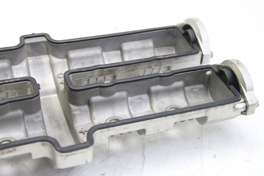 photo de TAMPA DE BALANCINS YAMAHA FZS FAZER 600 (2001 - 2003) - Detalhe da peça