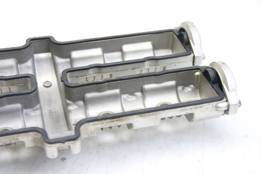 photo de TAMPA DE BALANCINS YAMAHA FZS FAZER 600 (2001 - 2003) - Outro ângulo de visão