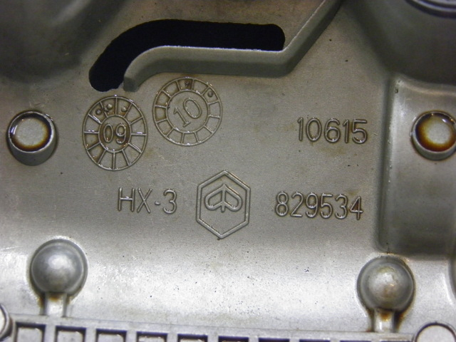 photo de TAMPA DE BALANCINS PIAGGIO XEVO - X EVO 125 (2010 - 2015) - Detalhe da peça