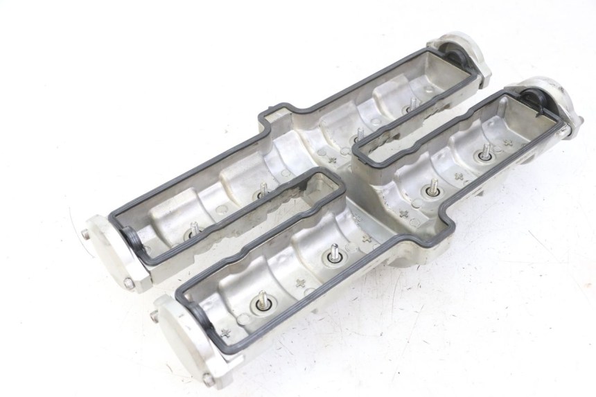 photo de TAMPA DE BALANCINS YAMAHA FZS FAZER 600 (2001 - 2003) - Detalhe da peça