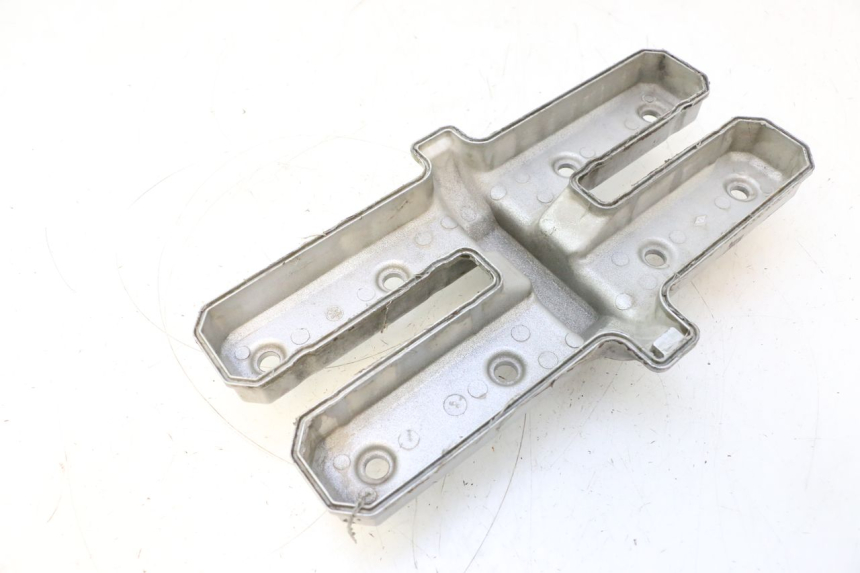 photo de TAMPA DE BALANCINS YAMAHA YZF R GENESIS 750 (1993 - 1998) - Pontos de fixação