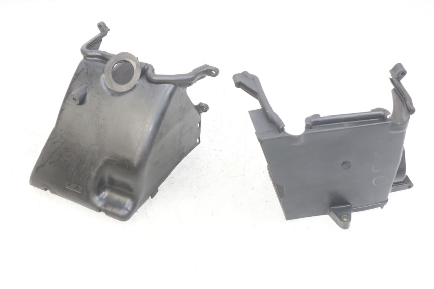 photo de TAMPA DO CILINDRO PEUGEOT CITYSTAR AIR 125 (2014 - 2017) - Pontos de fixação