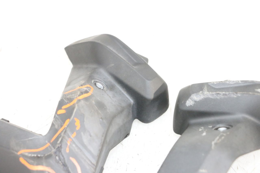 photo de TAMPA DO CILINDRO BMW R GS 1250 (2021 - 2024) - Marcações e referências