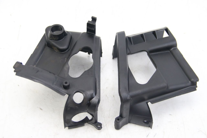 photo de TAMPA DO CILINDRO APRILIA SCARABEO 4T 50 (2009 - 2017) - Pontos de fixação