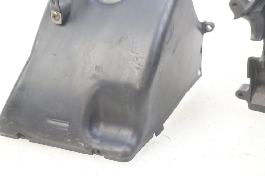 photo de TAMPA DO CILINDRO PEUGEOT TWEET 125 (2010 - 2017) - Pontos de fixação