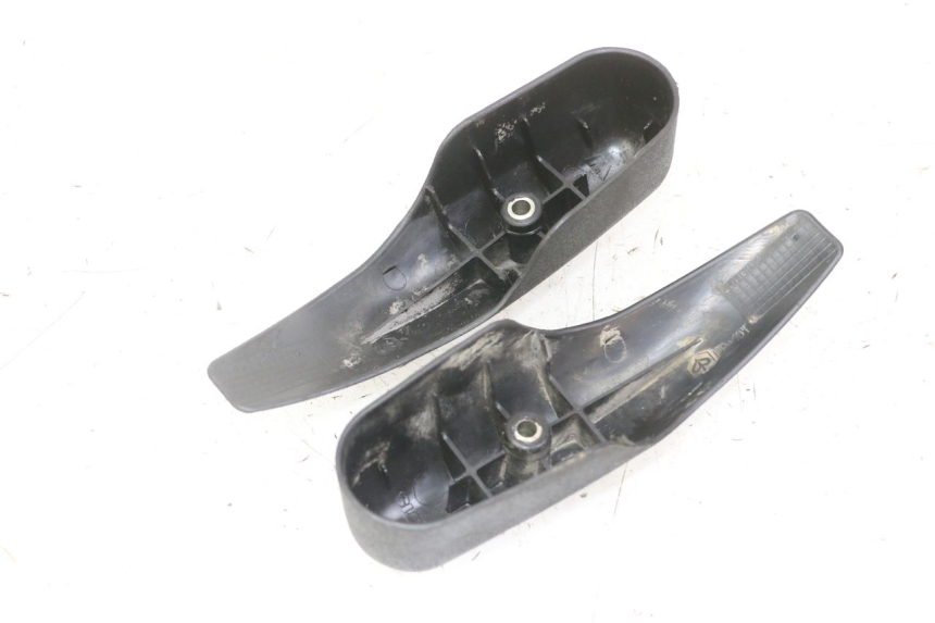 photo de TAMPA DO GARFO PIAGGIO MP3 LT 300 (2010 - 2016) - Detalhe da peça