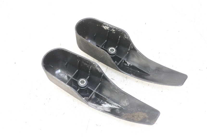 photo de TAMPA DO GARFO PIAGGIO MP3 LT 400 (2007 - 2012) - Detalhe da peça