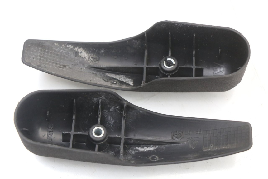 photo de TAMPA DE GARFO PIAGGIO MP3 125 (2006 - 2014) - Detalhe da peça
