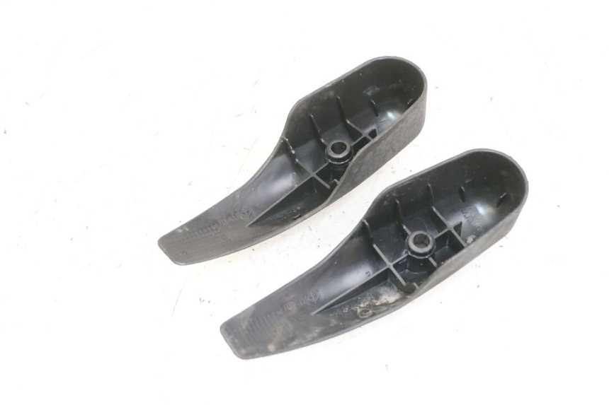 photo de TAMPA DE GARFO PIAGGIO MP3 125 (2006 - 2014) - Detalhe da peça