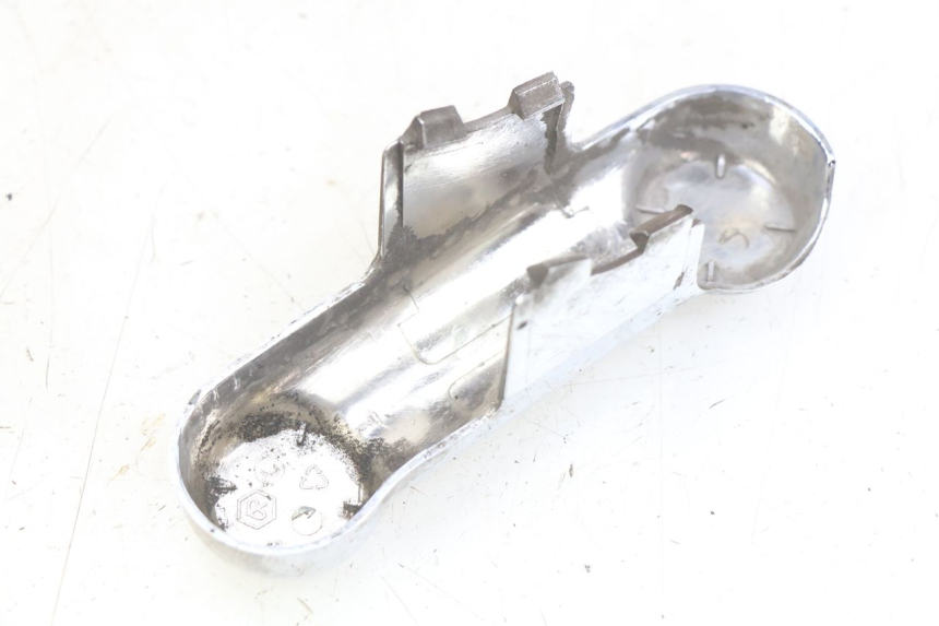 photo de TAMPA DE GARFO PIAGGIO VESPA S 2T 50 (2007 - 2014) - Detalhe da peça
