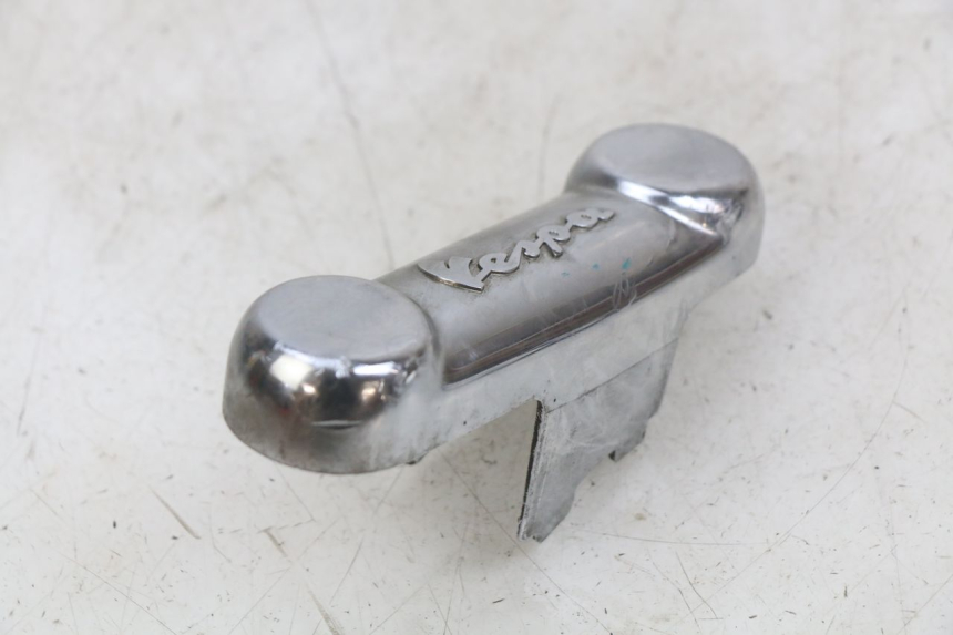 photo de TAMPA DE GARFO PIAGGIO VESPA S 2T 50 (2007 - 2014) - Detalhe da peça