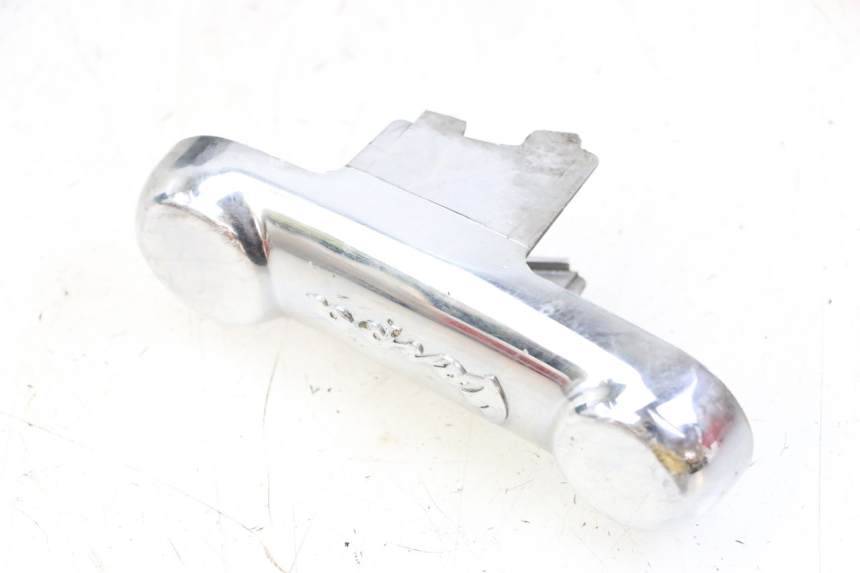 photo de TAMPA DE GARFO PIAGGIO VESPA S 2T 50 (2007 - 2014) - Pontos de fixação