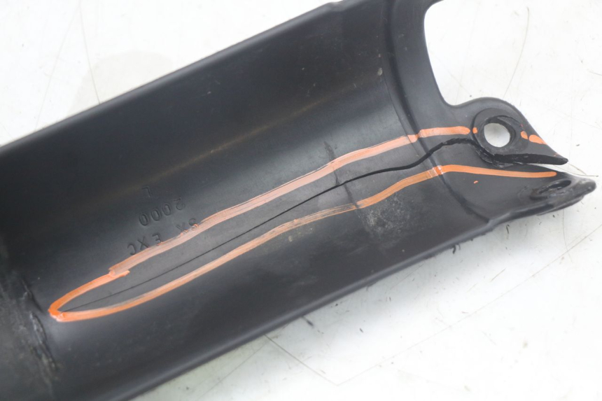 photo de TAMPA DO GARFO FANTIC XM PERFORMANCE 2T 50 (2021 - 2022) - Detalhes característicos