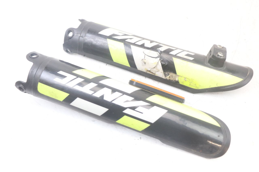 photo de TAMPA DO GARFO FANTIC XM PERFORMANCE 2T 50 (2021 - 2022) - Zoom do estado de desgaste