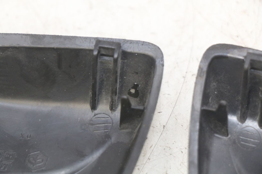 photo de TAMPA DO CILINDRO MESTRE PIAGGIO XEVO - X EVO 125 (2007 - 2017) - Detalhe da peça