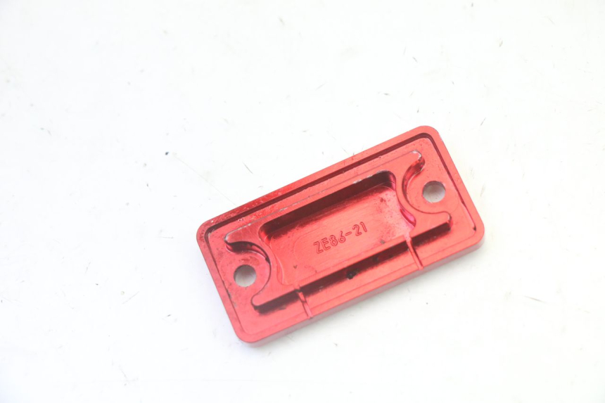 photo de TAMPA DO CILINDRO MESTRE YAMAHA YZ 125 (1998 - 2005) - Zoom do estado de desgaste