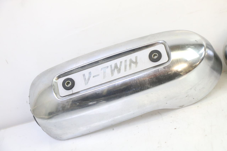 photo de TAMPA DO MOTOR HYOSUNG GV AQUILA 125 (2000 - 2009) - Detalhe da peça
