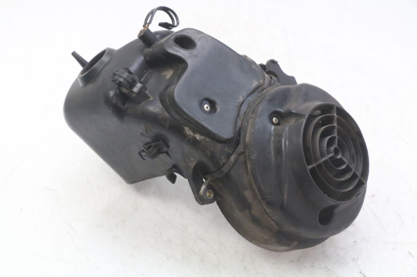 photo de TAMPA DO MOTOR SYM JET EURO X 2T 50 (2003 - 2007) - Outro ângulo de visão