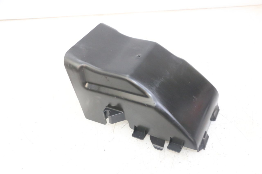 photo de TAMPA DO MOTOR PEUGEOT JET FORCE CARBU 50 (2003 - 2016) - Outro ângulo de visão