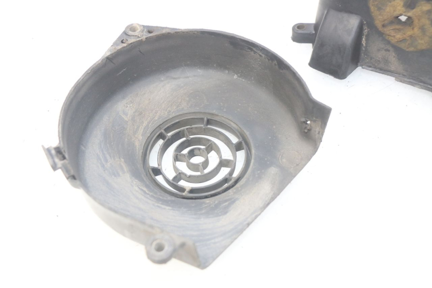 photo de TAMPA DO MOTOR PEUGEOT KISBEE 2T 50 (2010 - 2017) - Pontos de fixação