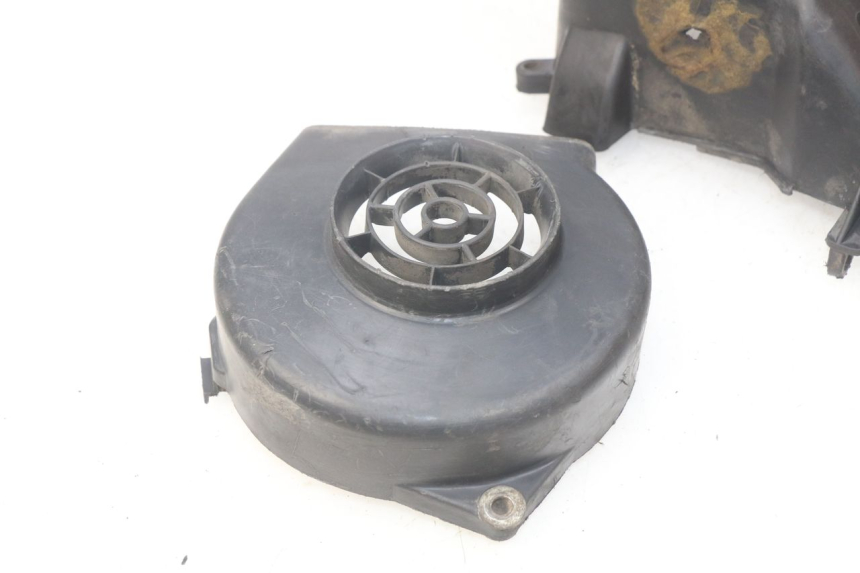 photo de TAMPA DO MOTOR PEUGEOT KISBEE 2T 50 (2010 - 2017) - Estado da superfície