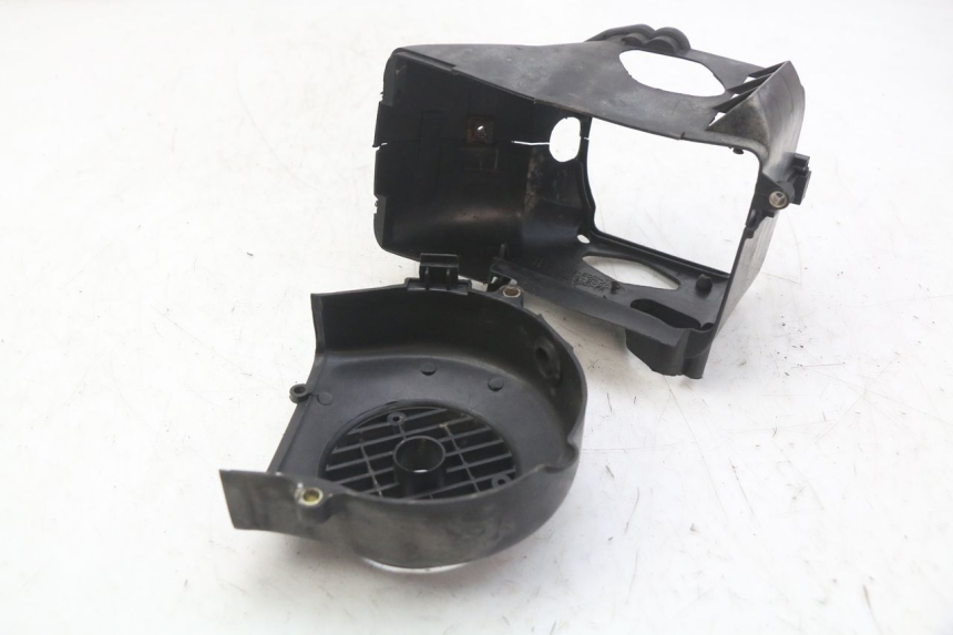 photo de TAMPA DO MOTOR KYMCO LIKE 4T 50 (2009 - 2018) - Outro ângulo de visão