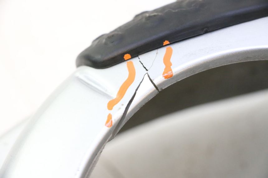 photo de TAMPA DO MOTOR PIAGGIO MP3 LT 400 (2007 - 2012) - Detalhes característicos