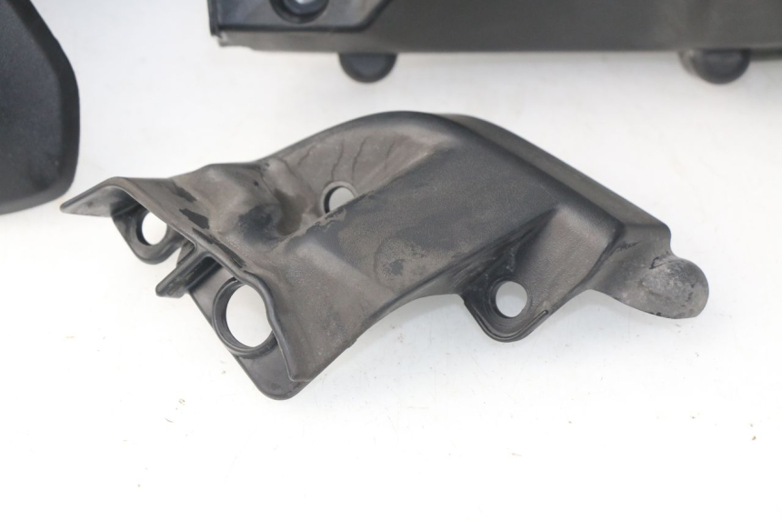 photo de TAMPA DO MOTOR HONDA NSS EX FORZA 250 (2005 - 2013) - Pontos de fixação