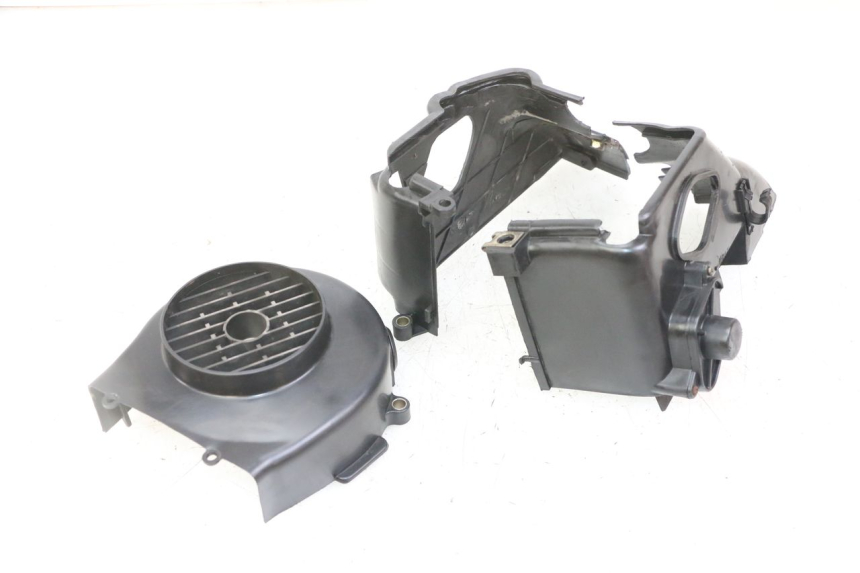 photo de TAMPA DO MOTOR PEUGEOT KISBEE 4T 50 (2010 - 2017) - Detalhe da peça