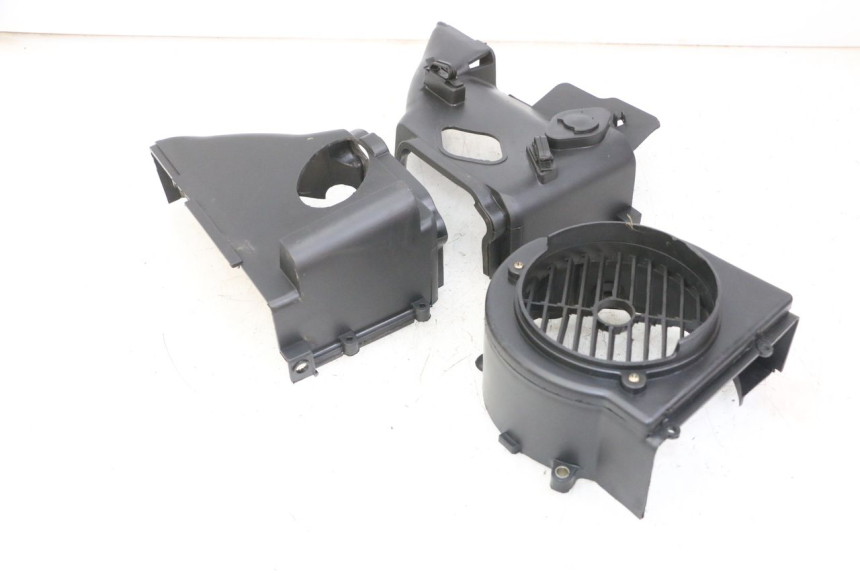 photo de TAMPA DO MOTOR PEUGEOT VIVACITY 125 (2010 - 2017) - Outro ângulo de visão