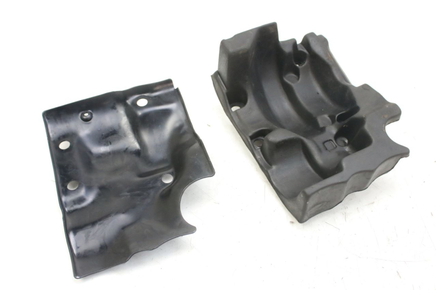 photo de TAMPA DO MOTOR TRIUMPH SPRINT ST 955 (1999 - 2001) - Detalhe da peça
