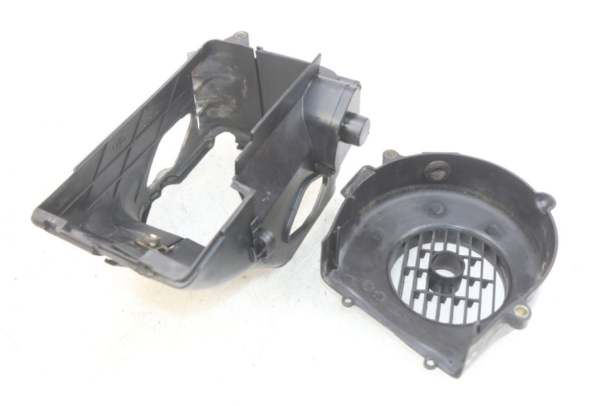 photo de TAMPA DO MOTOR PEUGEOT V-CLIC VCLIC 50 (2007 - 2013) - Detalhe da peça