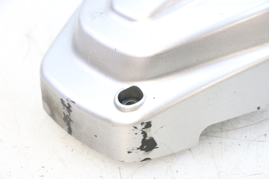 photo de TAMPA DO MOTOR PIAGGIO VESPA GTS SUPER IE 125 (2009 - 2016) - Zoom do estado de desgaste