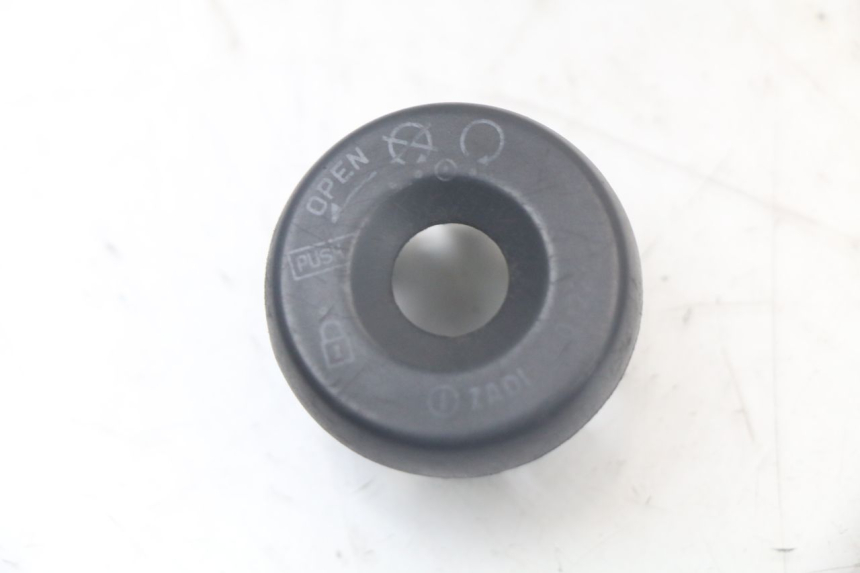 photo de TAMPA DE IGNICAO MBK MACH G AC 50 (2002 - 2014) - Detalhe da peça