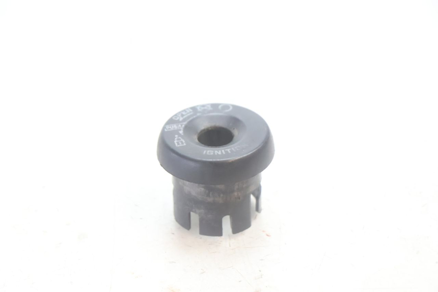 photo de TAMPA NEIMAN SYM MIO 50 (2005 - 2010) - Detalhe da peça
