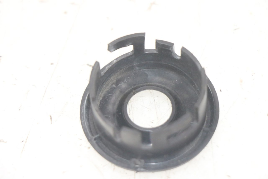photo de TAMPA DO NEIMAN PIAGGIO MP3 HPE 300 (2019 - 2026) - Zoom do estado de desgaste
