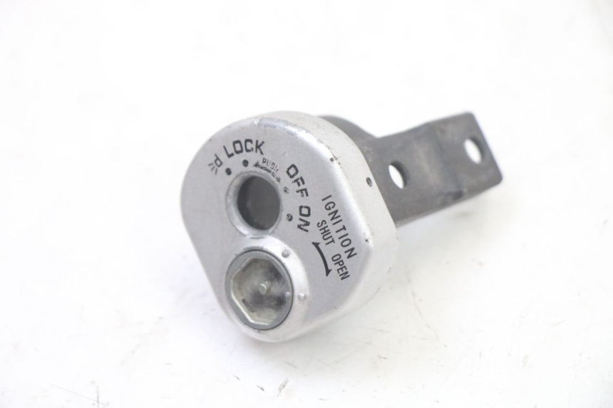 photo de TAMPA DE IGNICAO SUZUKI UH BURGMAN 125 (2002 - 2006) - Detalhe da peça