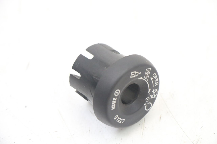 photo de TAMPA DE IGNICAO YAMAHA YP MAJESTY 125 (2007 - 2010) - Detalhe da peça