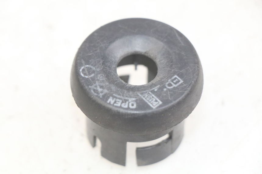 photo de TAMPA DE IGNICAO YAMAHA YP MAJESTY 125 (2007 - 2010) - Zoom do estado de desgaste