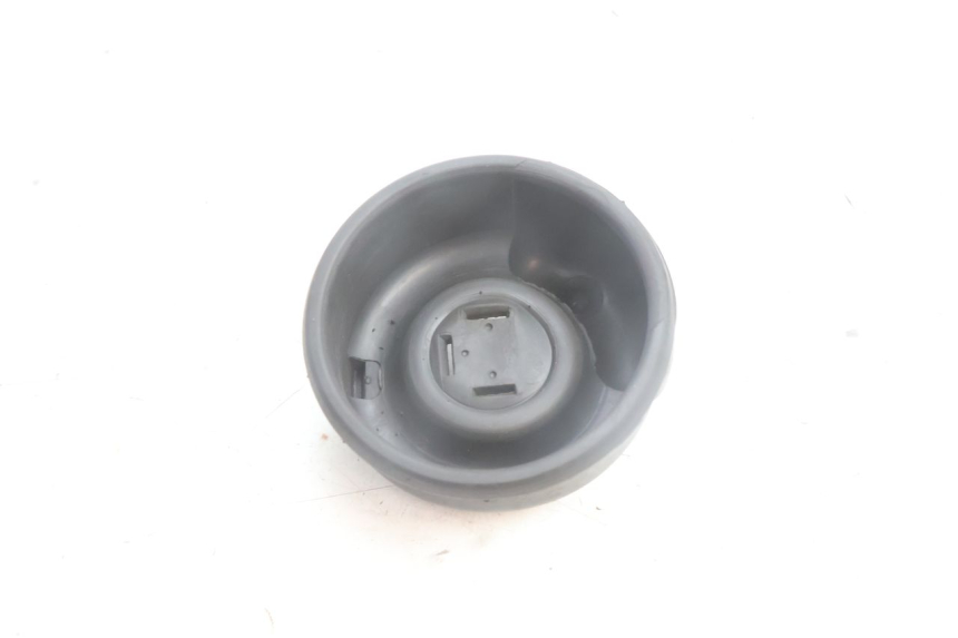 photo de TAMPA DE POEIRA DO FAROL BMW C1 125 (2000 - 2003) - Zoom do estado de desgaste