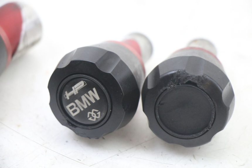 photo de TAMPA DE RODA BMW S RR ABS S1000RR 1000 (2015 - 2018) - Zoom do estado de desgaste