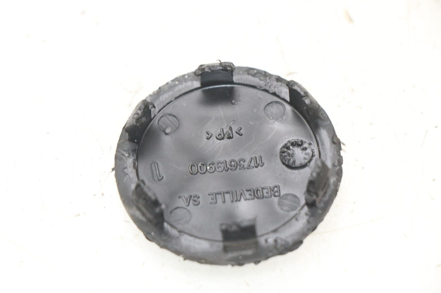 photo de TAMPA DE RODA PEUGEOT ELYSTAR 50 (2002 - 2014) - Zoom do estado de desgaste