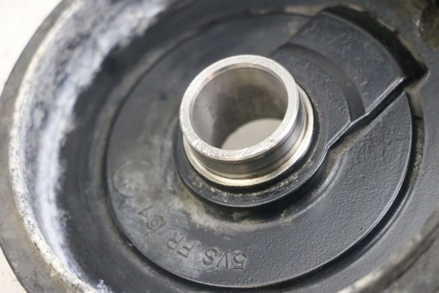photo de TAMPA DE RODA YAMAHA FJR ABS 1300 (2006 - 2012) - Detalhe da peça