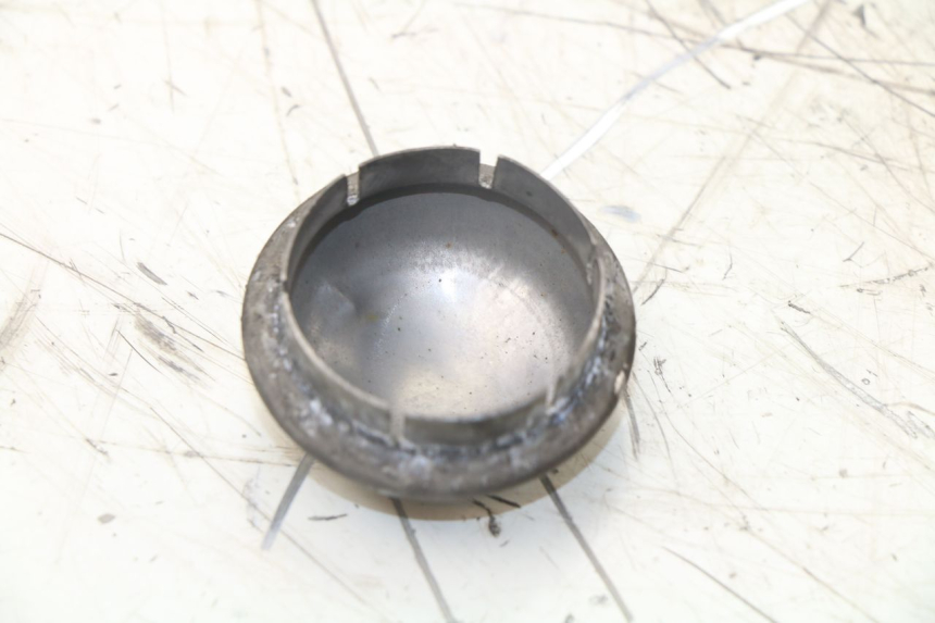 photo de TAMPA DE RODA PIAGGIO LIBERTY 4T 50 (2009 - 2015) - Detalhe da peça