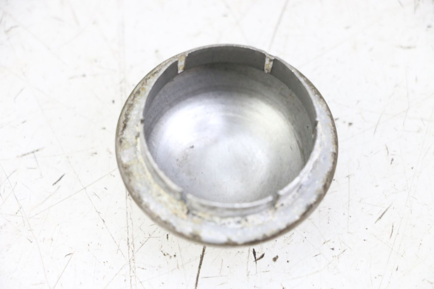 photo de TAMPA DE RODA PIAGGIO VESPA LX 2T 50 (2005 - 2013) - Detalhe da peça