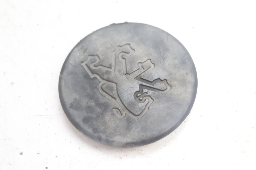 photo de TAMPA DE RODA PEUGEOT TREKKER 50 (1995 - 2004) - Detalhe da peça