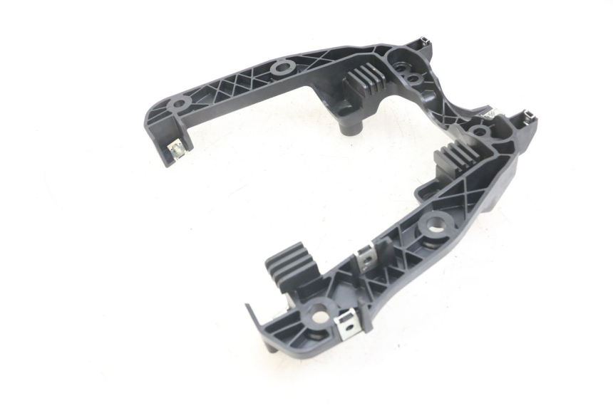 photo de TAMPA DEBAIXO DO BANCO YAMAHA AEROX 2T 50 (2013 - 2017) - Detalhe da peça
